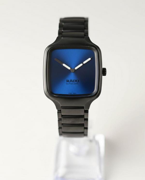 Rad_o True Square Quartz