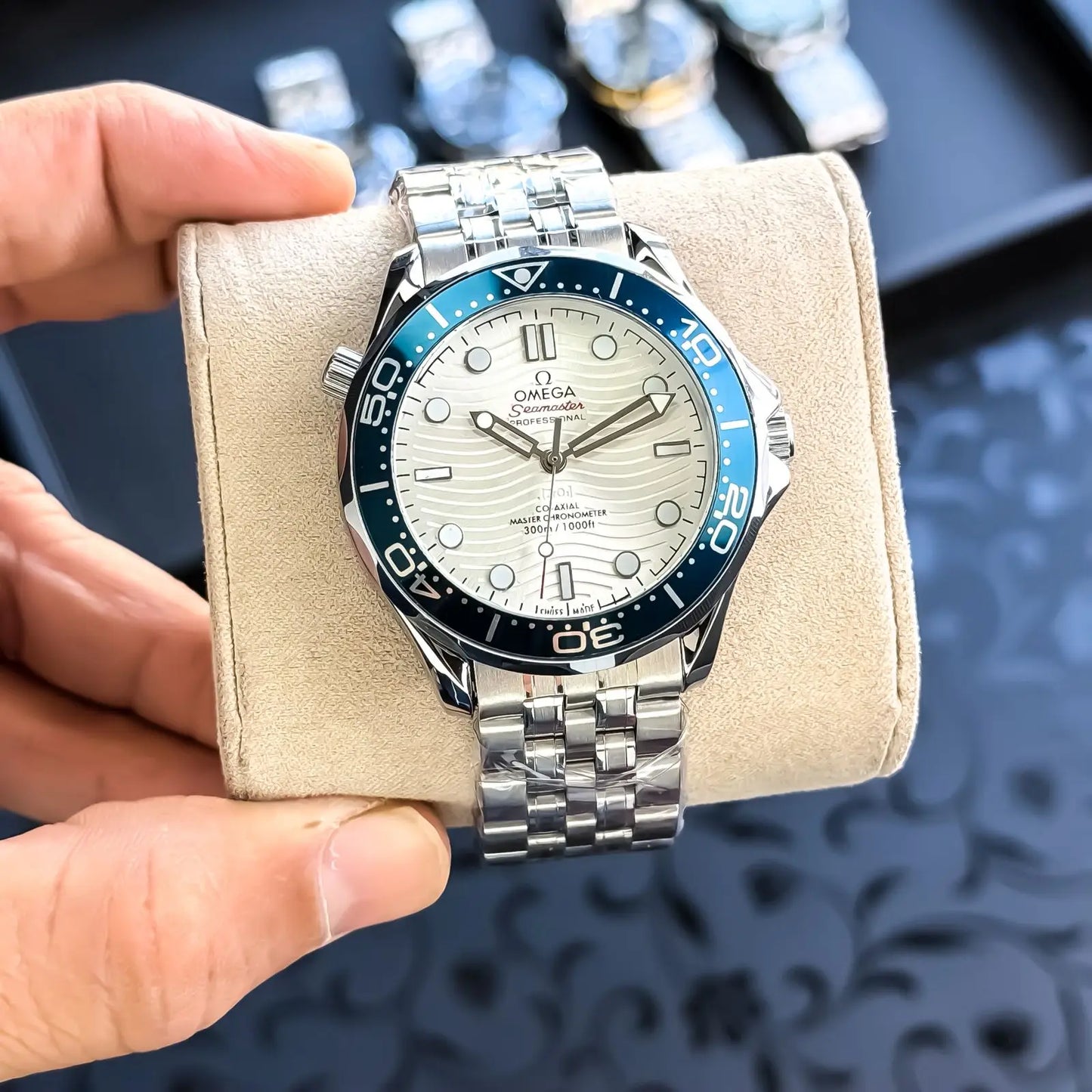 0MEGA_AUTO_SILVER_WHITE