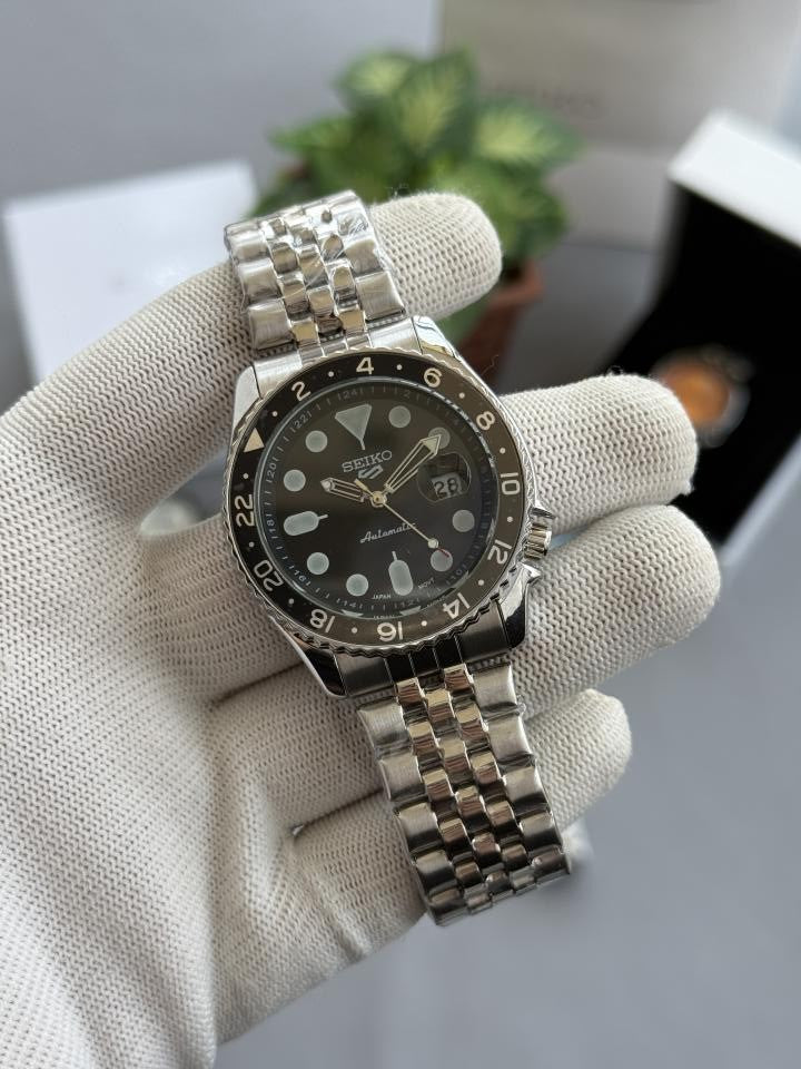 Seiko 5 Sports Premium Black W351