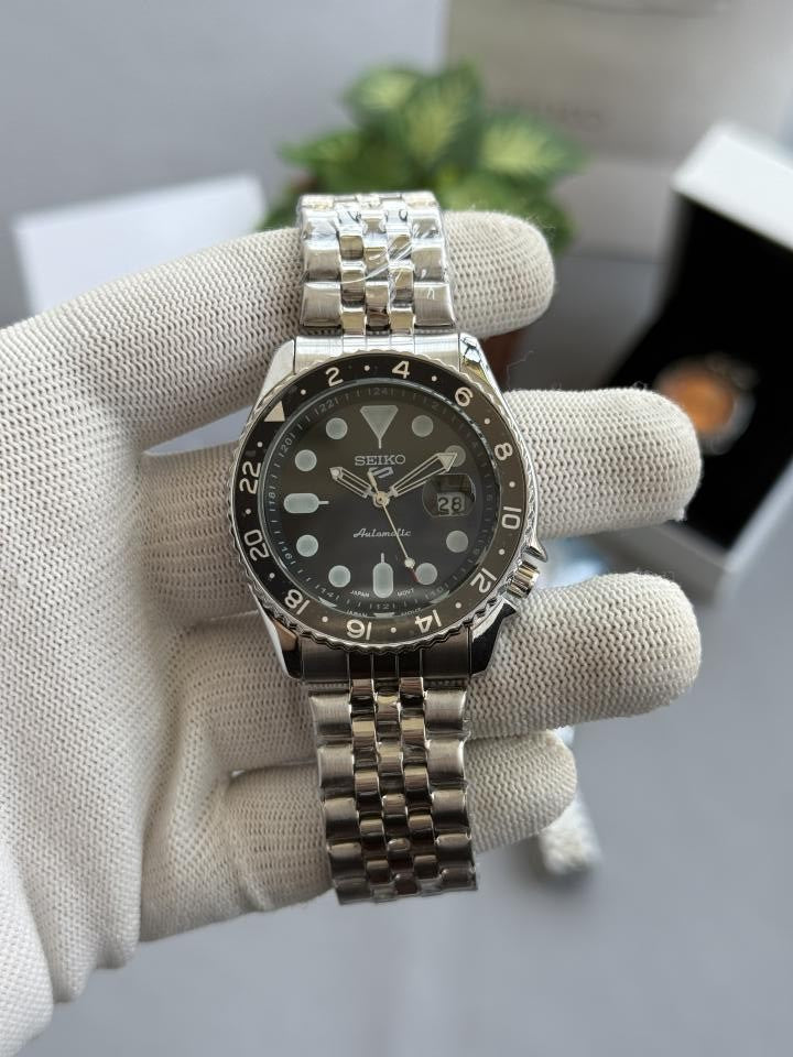 Seiko 5 Sports Premium Black W351