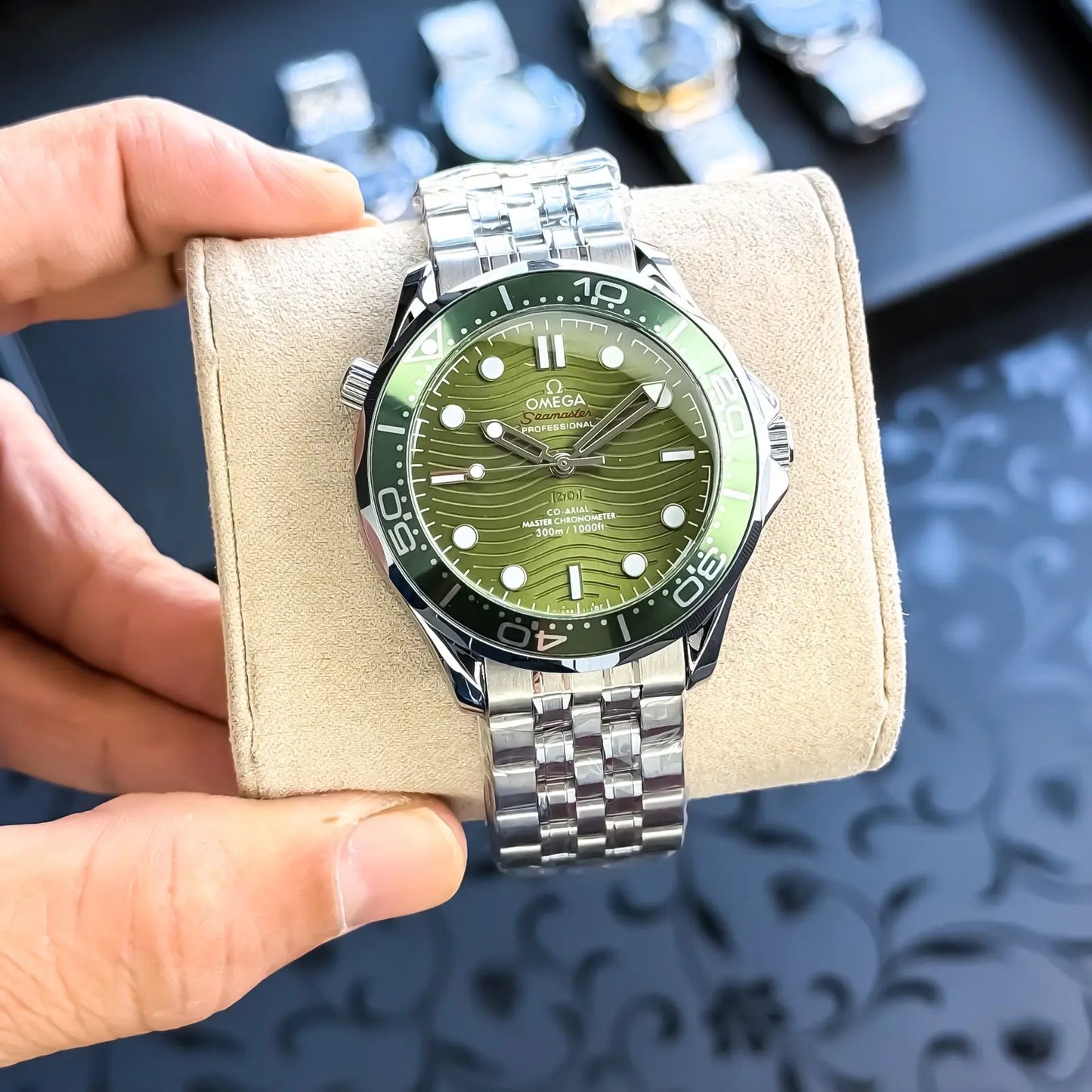 OMEGA._AUTO_SILVER_GREEN