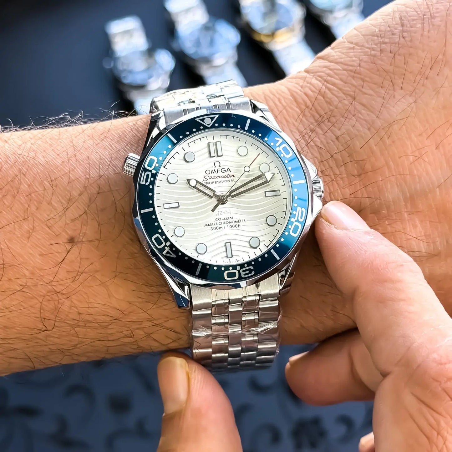 0MEGA_AUTO_SILVER_WHITE