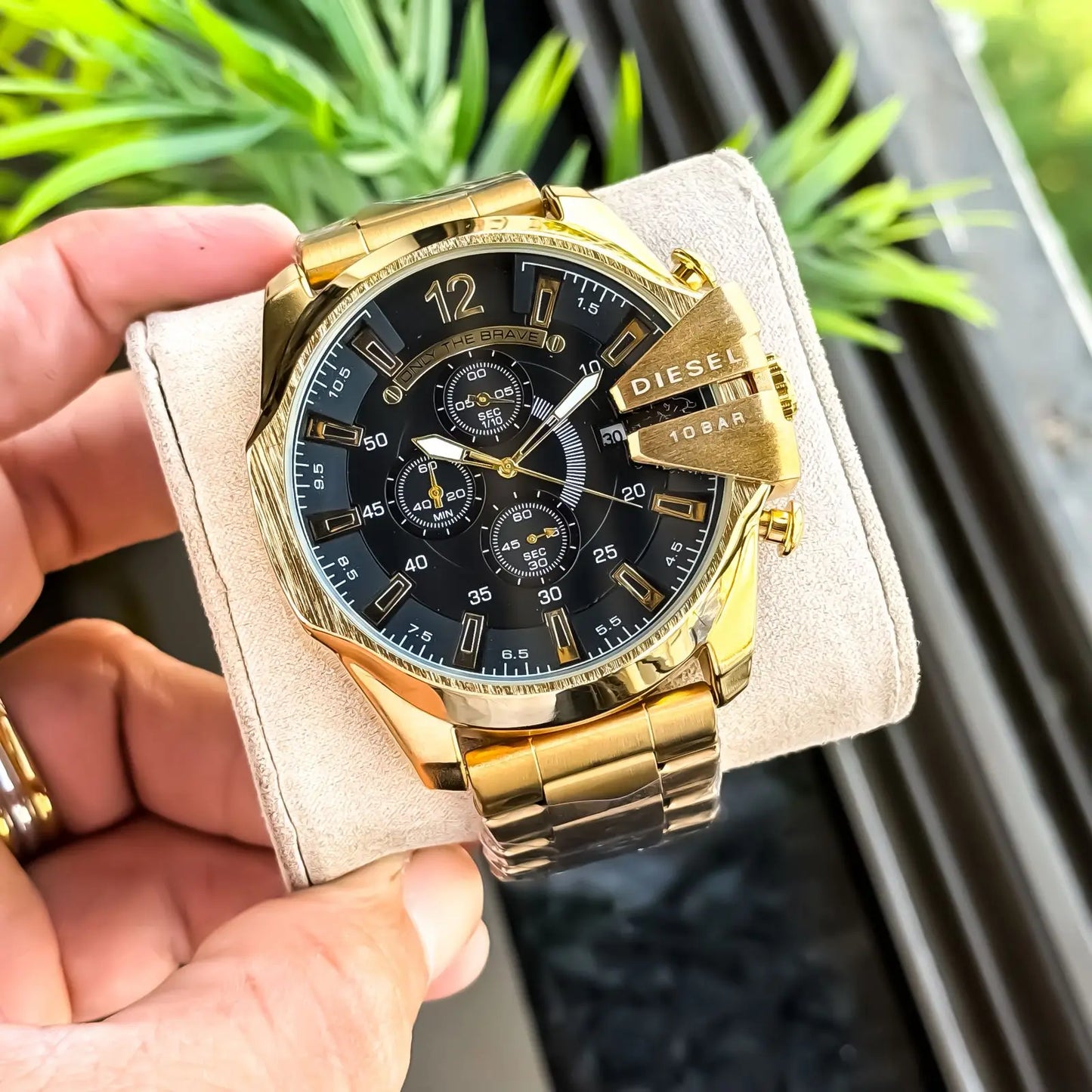 dIE_SEL_GOLD_BLACK_